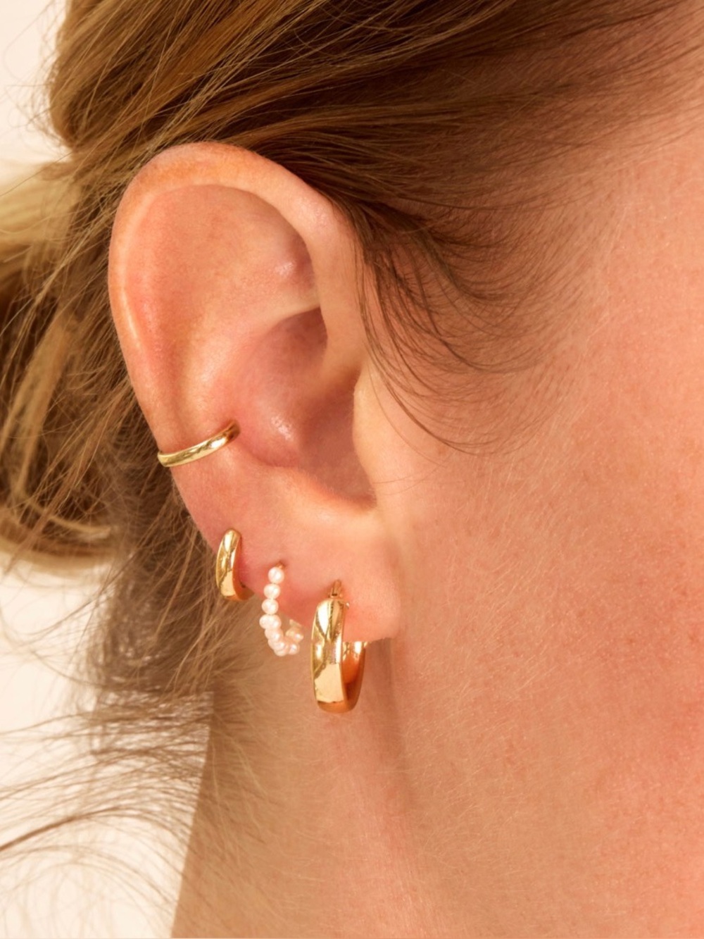 PAIR Catbird Gold Tomboy Hoops - Picture 6 of 10
